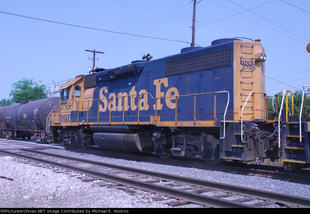 BNSF 2798 at 16 street switching Thomas yd.